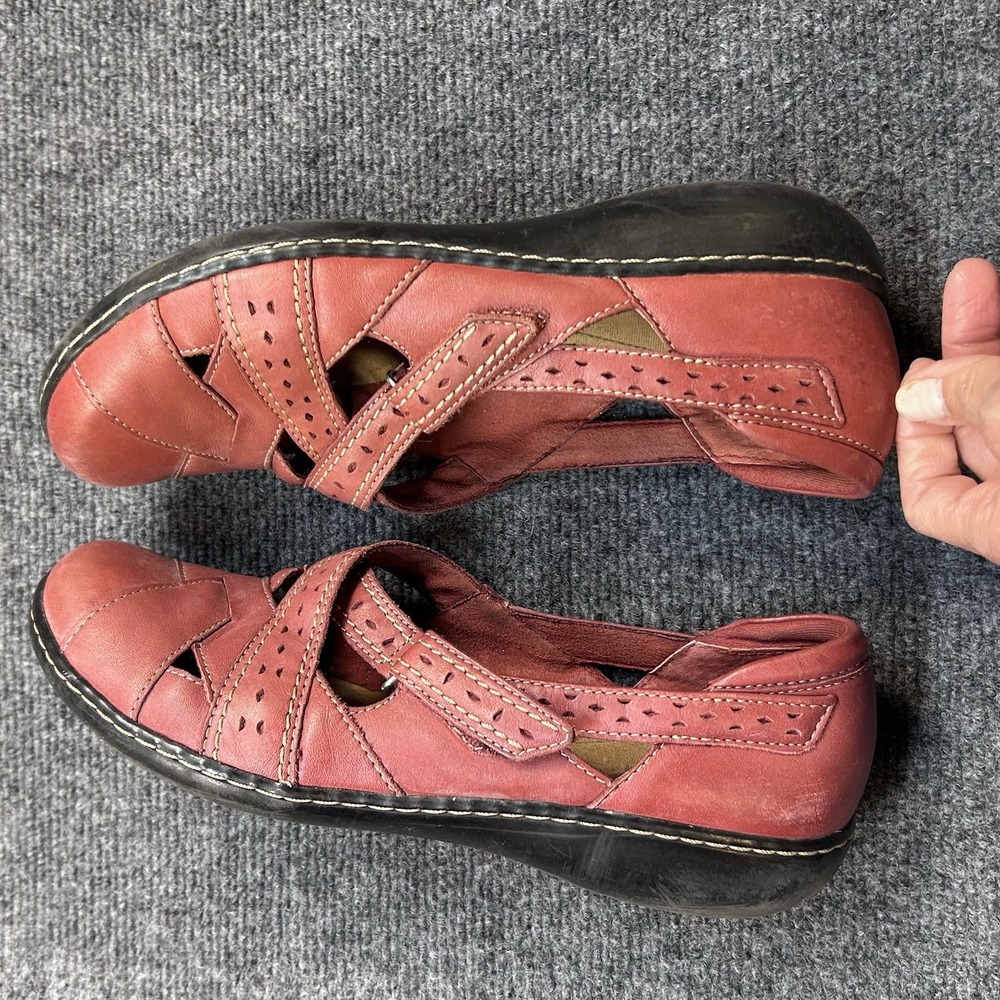 Clarks Ashland Spin Red Leather Mary Jane Flats 9W Comfort Straps 65651 - Picture 2 of 8